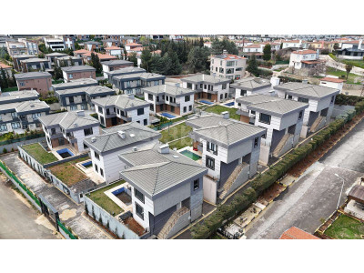 KÖRKÜN'DE SİTE İÇERİSİNDE 4+1 KİRALIK VİLLA